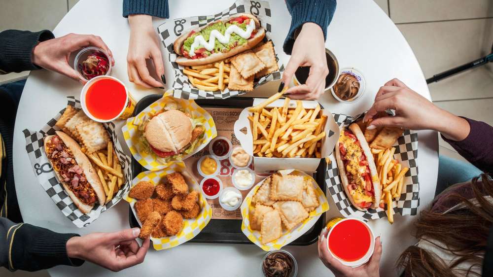 Doggis celebra 37 años con descuentos de hasta 40% y un año de consumo gratis aniversario doggis 37 años 1